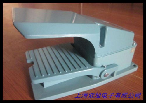 零售LX3系列行程開(kāi)關(guān)LX3-11H行程開(kāi)關(guān) 微動(dòng)開(kāi)關(guān) 腳踏開(kāi)關(guān)